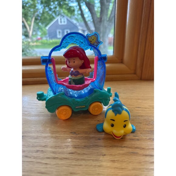Fisher-Price Little People Disney Ariel & Flounder Set - Picture 1 of 4